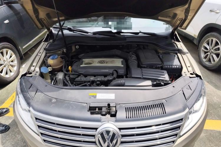 Used Volkswagen FAW-Volkswagen CC 2015 2.0 TSI Luxury Model Engine Bay