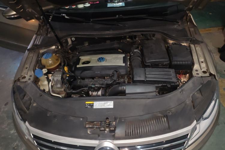 Used Volkswagen FAW-Volkswagen CC 2015 1.8TSI Luxury Model Engine Bay