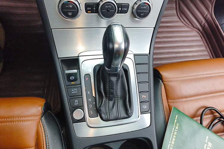 Used Volkswagen FAW-Volkswagen CC 2015 1.8TSI Luxury Model Gear Lever