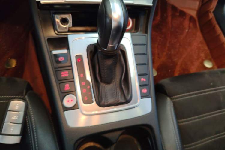 Used Volkswagen FAW-Volkswagen CC 2015 1.8TSI Luxury Model Gear Lever
