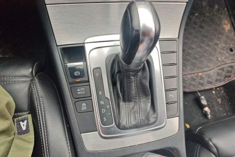Used Volkswagen FAW-Volkswagen CC 2015 1.8TSI Prestige Model Gear Lever