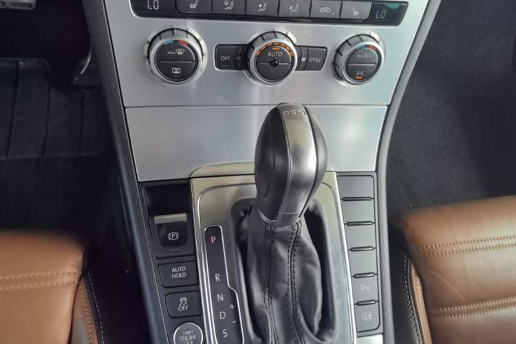 Used Volkswagen FAW-Volkswagen CC 2015 1.8TSI Luxury Model Gear Lever