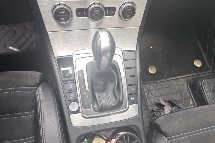 Used Volkswagen FAW-Volkswagen CC 2015 1.8TSI Luxury Model Gear Lever