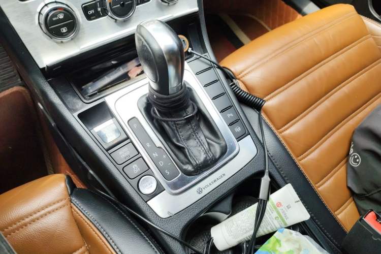 Used Volkswagen FAW-Volkswagen CC 2015 2.0 TSI Luxury Model Gear Lever