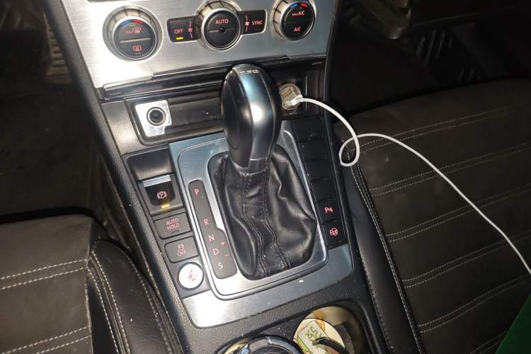 Used Volkswagen FAW-Volkswagen CC 2015 1.8TSI Luxury Model Gear Lever