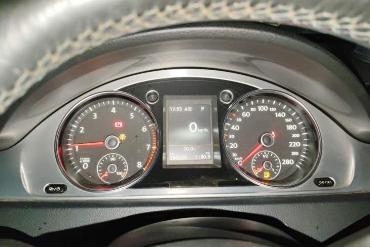 Used Volkswagen FAW-Volkswagen CC 2015 2.0 TSI Luxury Model Instrument Cluster