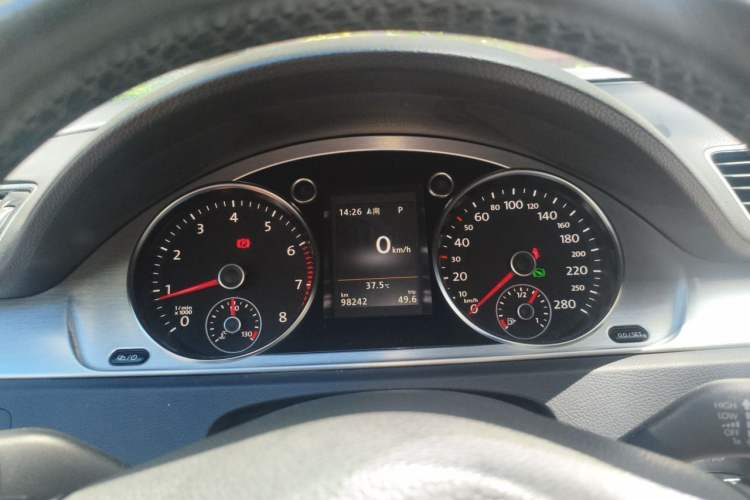 Used Volkswagen FAW-Volkswagen CC 2015 1.8TSI Luxury Model Instrument Cluster