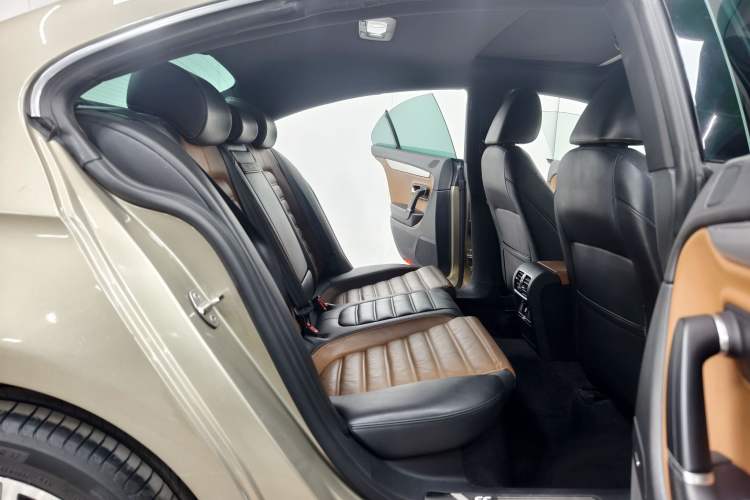 Used Volkswagen FAW-Volkswagen CC 2015 1.8TSI Luxury Model Interior 8