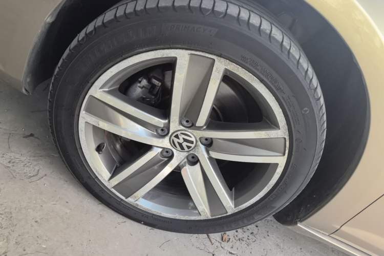 Used Volkswagen FAW-Volkswagen CC 2015 1.8TSI Luxury Model Left Front Wheel Hub