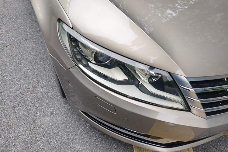 Used Volkswagen FAW-Volkswagen CC 2015 1.8TSI Luxury Model Right Front Headlight