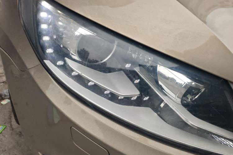 Used Volkswagen FAW-Volkswagen CC 2015 1.8TSI Prestige Model Right Front Headlight