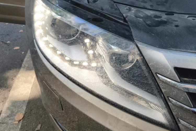Used Volkswagen FAW-Volkswagen CC 2015 1.8TSI Luxury Model Right Front Headlight
