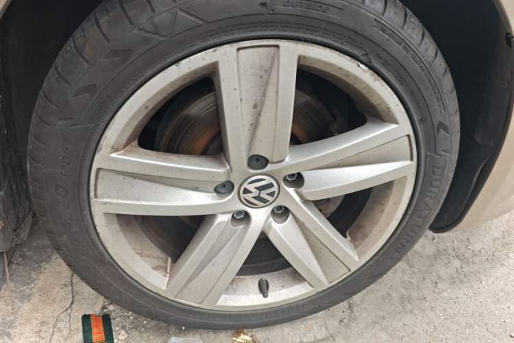 Used Volkswagen FAW-Volkswagen CC 2015 1.8TSI Prestige Model Right Front Wheel Hub