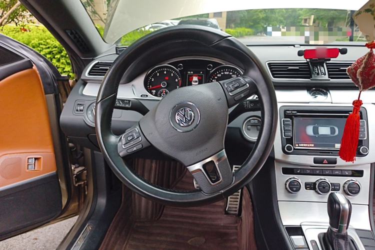 Used Volkswagen FAW-Volkswagen CC 2015 1.8TSI Luxury Model Steering Wheel