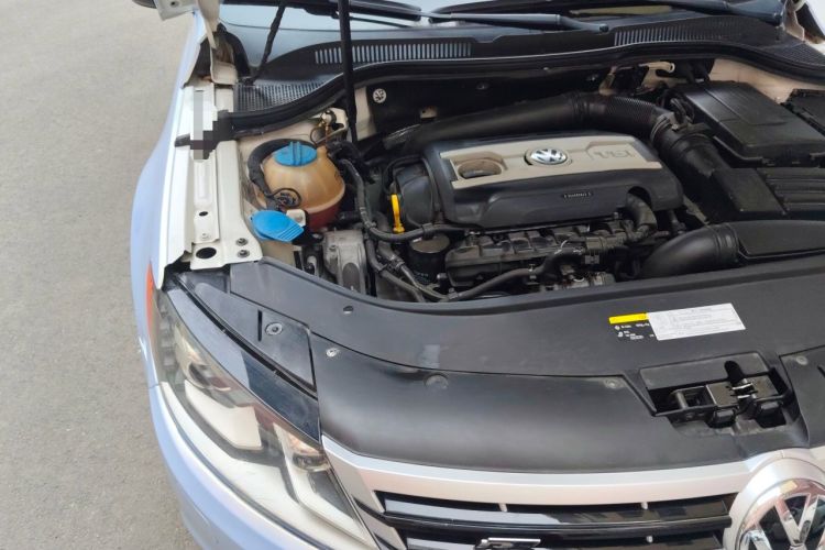 Used Volkswagen FAW-Volkswagen CC 2016 1.8TSI Prestige Model Engine Bay Right