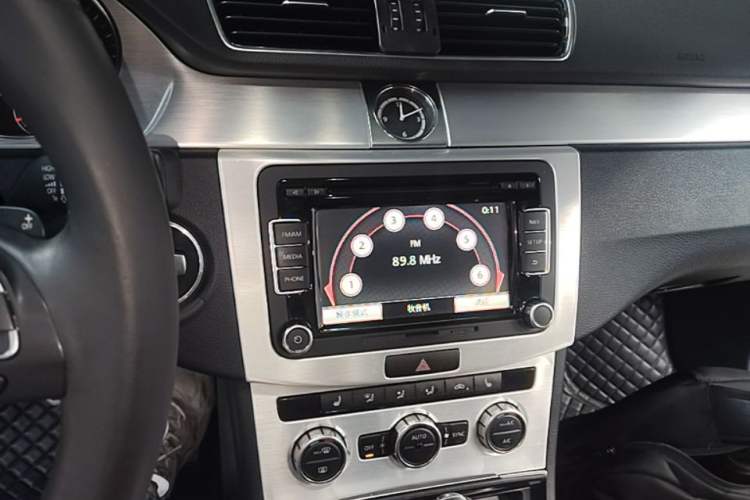 Used Volkswagen FAW-Volkswagen CC 2016 1.8TSI Luxury Model Audio And AC Panel