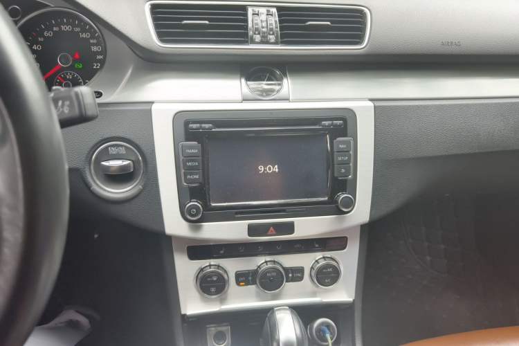 Used Volkswagen FAW-Volkswagen CC 2016 1.8TSI Luxury Model Audio And AC Panel