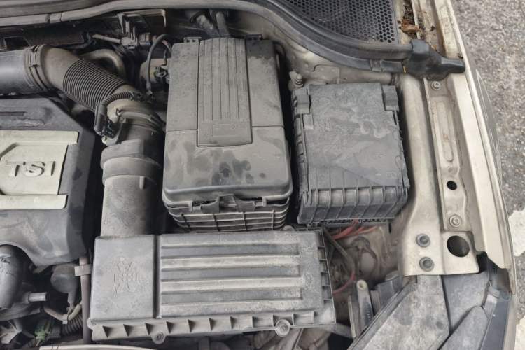Used Volkswagen FAW-Volkswagen CC 2016 1.8TSI Luxury Model Engine Bay Left