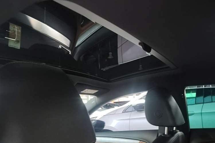 Used Volkswagen FAW-Volkswagen CC 2016 1.8TSI Luxury Model Headliner