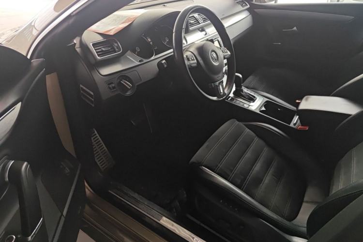 Used Volkswagen FAW-Volkswagen CC 2016 1.8TSI Luxury Model Interior 2