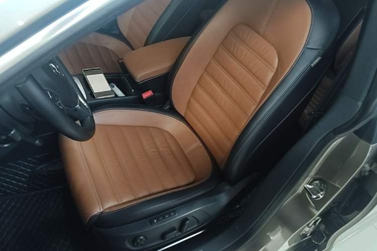 Used Volkswagen FAW-Volkswagen CC 2016 1.8TSI Luxury Model Left Front Seat