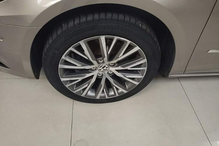 Used Volkswagen FAW-Volkswagen CC 2016 1.8TSI Luxury Model Left Front Wheel Hub
