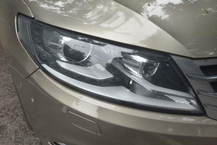 Used Volkswagen FAW-Volkswagen CC 2016 1.8TSI Luxury Model Right Front Headlight