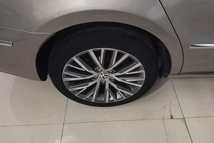 Used Volkswagen FAW-Volkswagen CC 2016 1.8TSI Luxury Model Right Rear Wheel Hub