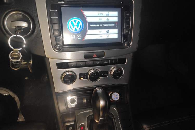 Used Volkswagen FAW-Volkswagen CC 2016 1.8TSI Prestige Model Audio And AC Panel