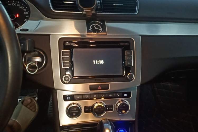 Used Volkswagen FAW-Volkswagen CC 2016 2.0 TSI Luxury Model Audio And AC Panel