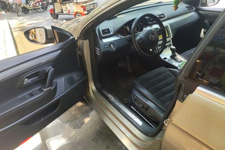 Used Volkswagen FAW-Volkswagen CC 2016 2.0 TSI Luxury Model Driver Seat