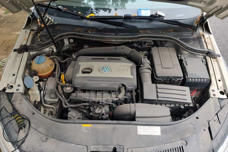 Used Volkswagen FAW-Volkswagen CC 2016 300TSI 25th Anniversary Edition Engine Bay