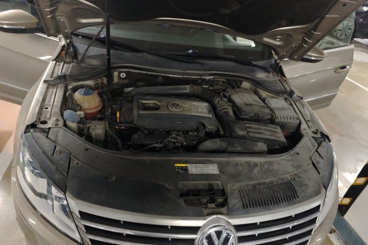 Used Volkswagen FAW-Volkswagen CC 2016 1.8TSI Luxury Model Engine Bay