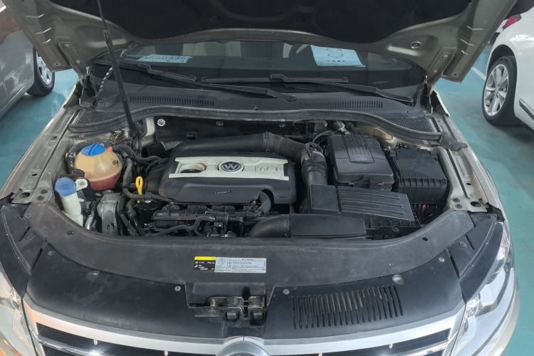 Used Volkswagen FAW-Volkswagen CC 2016 1.8TSI Prestige Model Engine Bay