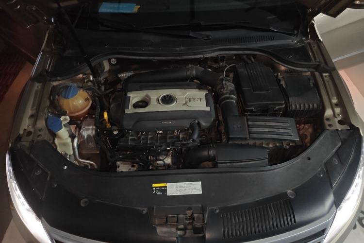 Used Volkswagen FAW-Volkswagen CC 2016 2.0 TSI Luxury Model Engine Bay