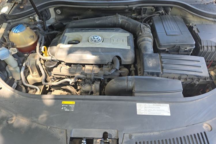 Used Volkswagen FAW-Volkswagen CC 2016 1.8TSI Luxury Model Engine Bay