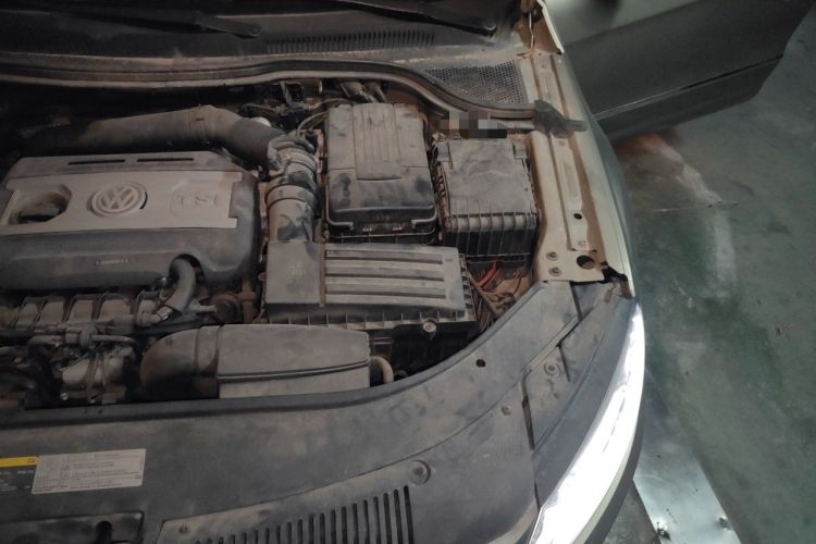 Used Volkswagen FAW-Volkswagen CC 2016 1.8TSI Prestige Model Engine Bay Left