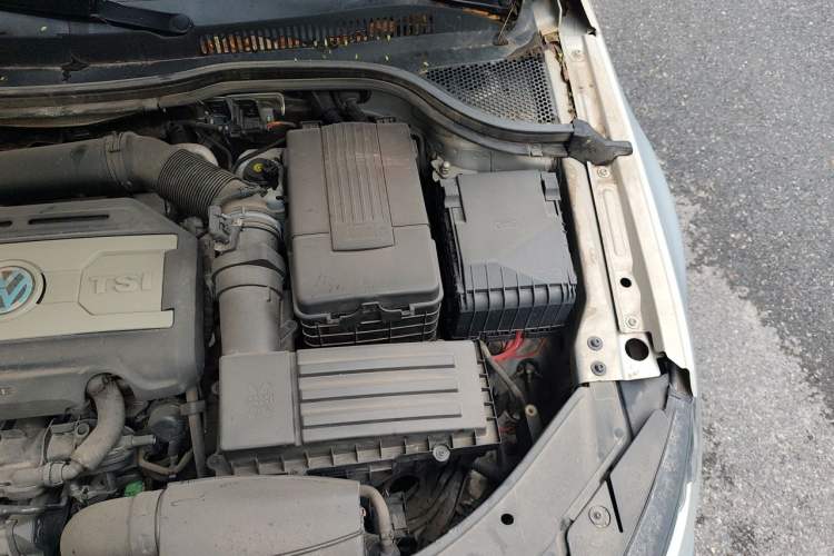 Used Volkswagen FAW-Volkswagen CC 2016 300TSI 25th Anniversary Edition Engine Bay Left