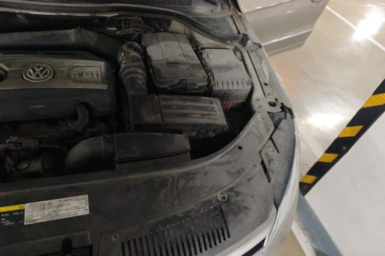 Used Volkswagen FAW-Volkswagen CC 2016 1.8TSI Luxury Model Engine Bay Left