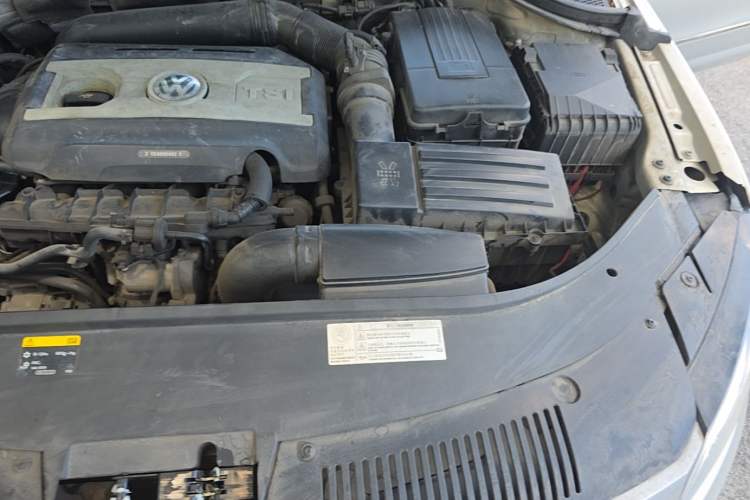 Used Volkswagen FAW-Volkswagen CC 2016 1.8TSI Luxury Model Engine Bay Left