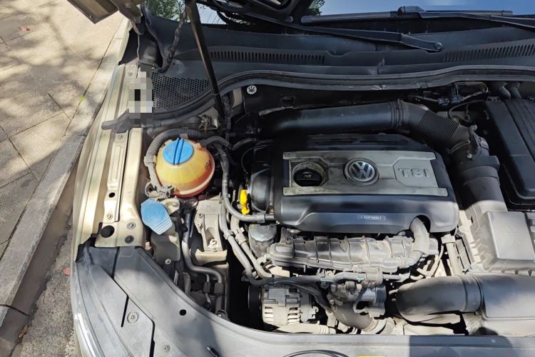 Used Volkswagen FAW-Volkswagen CC 2016 1.8TSI Prestige Model Engine Bay Right