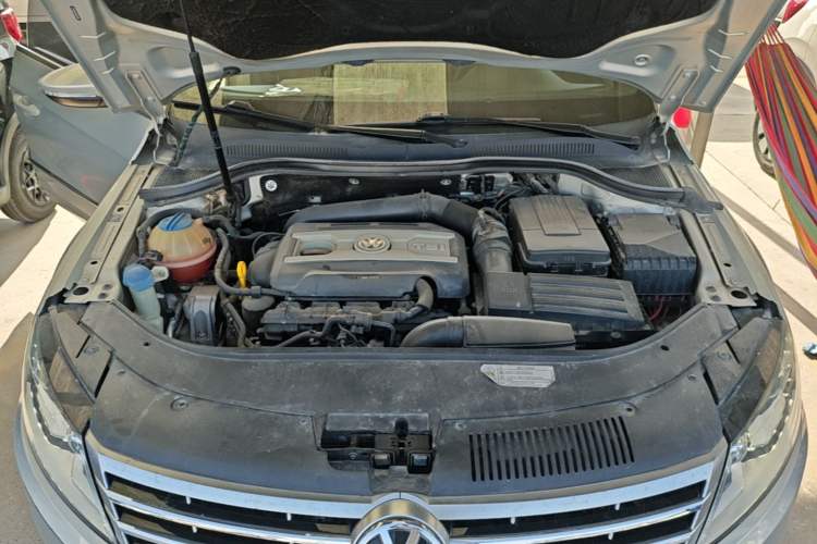 Used Volkswagen FAW-Volkswagen CC 2016 1.8TSI Luxury Model Engine Bay