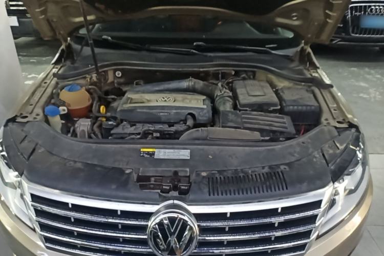 Used Volkswagen FAW-Volkswagen CC 2016 2.0 TSI Luxury Model Engine Bay