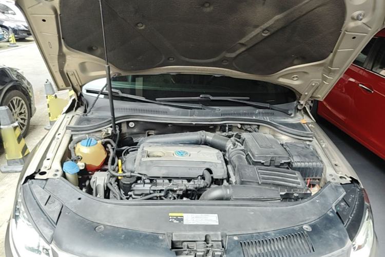 Used Volkswagen FAW-Volkswagen CC 2016 1.8TSI Luxury Model Engine Bay
