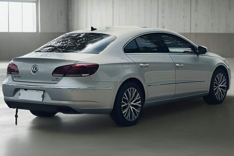 Used Volkswagen FAW-Volkswagen CC 2016 1.8TSI Luxury Model Exterior 2