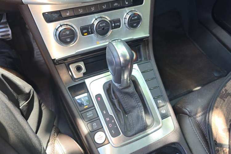 Used Volkswagen FAW-Volkswagen CC 2016 1.8TSI Luxury Model Gear Lever