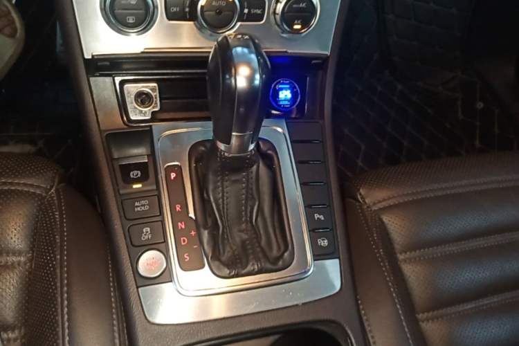 Used Volkswagen FAW-Volkswagen CC 2016 2.0 TSI Luxury Model Gear Lever