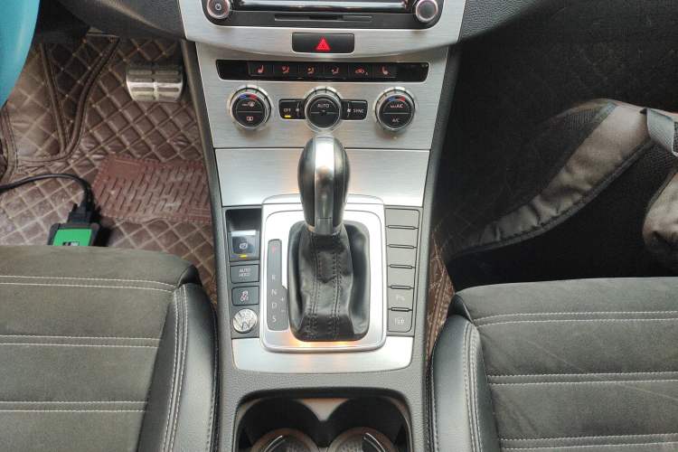 Used Volkswagen FAW-Volkswagen CC 2016 1.8TSI Luxury Model Gear Lever