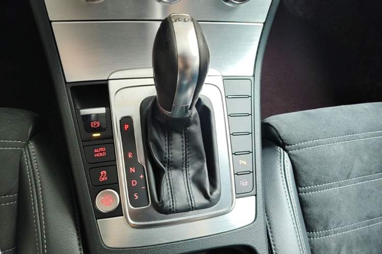 Used Volkswagen FAW-Volkswagen CC 2016 1.8TSI Luxury Model Gear Lever