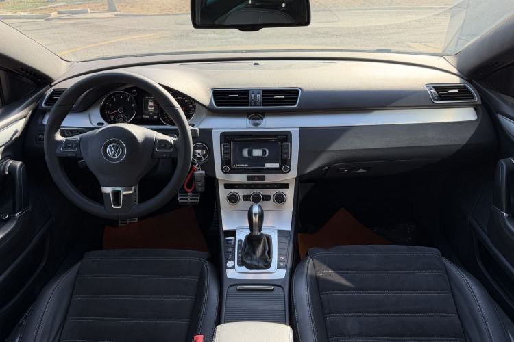 Used Volkswagen FAW-Volkswagen CC 2016 1.8TSI Luxury Model Interior 1